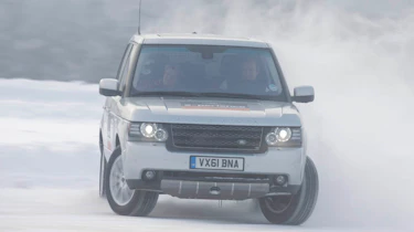 Video: Range Rover drifting on ice