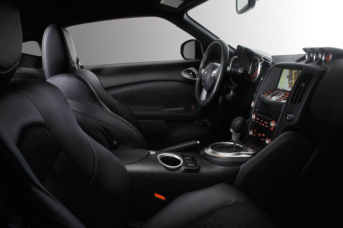 Updated Nissan 370Z interior seats