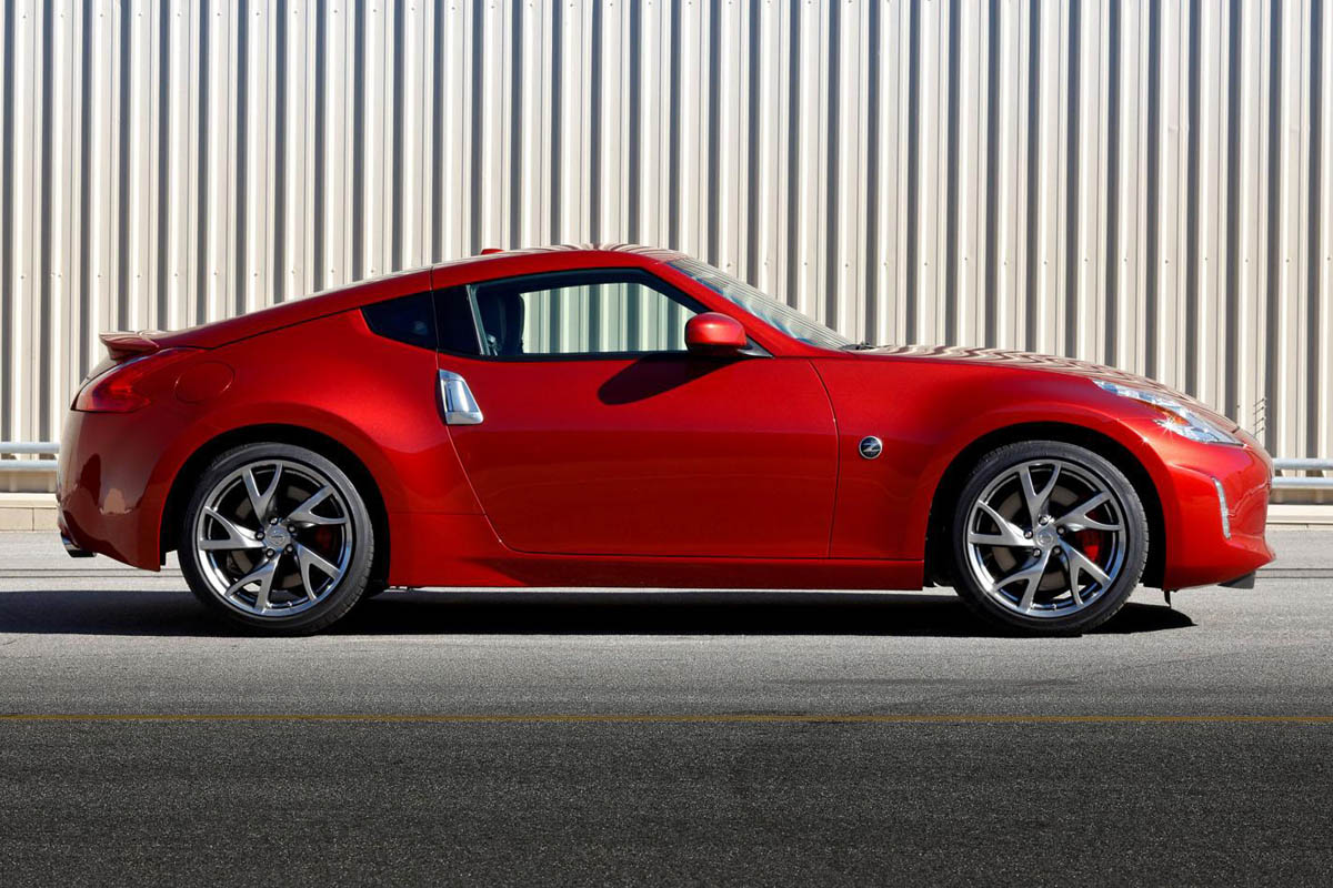 2013 Nissan 370Z side profile