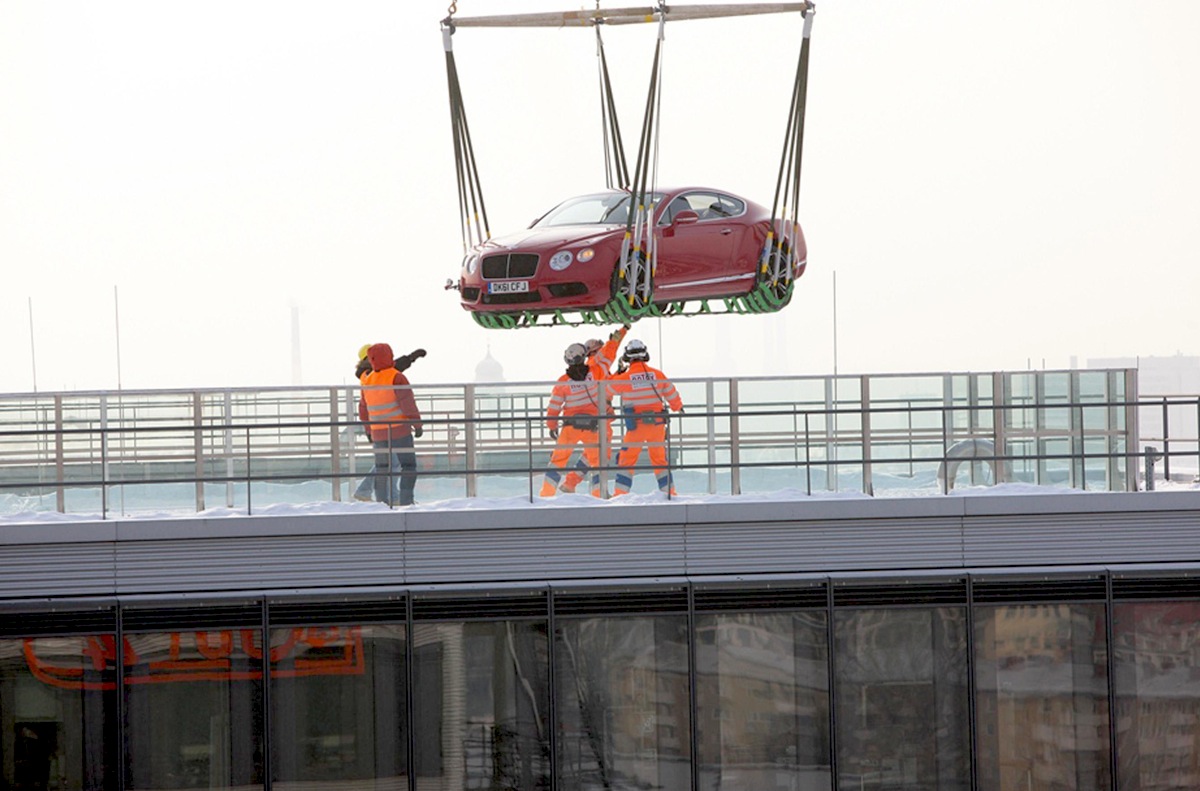 Video: New Bentley V8