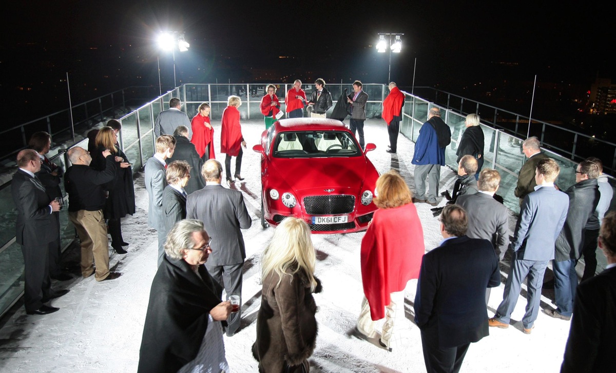 Video: New Bentley V8
