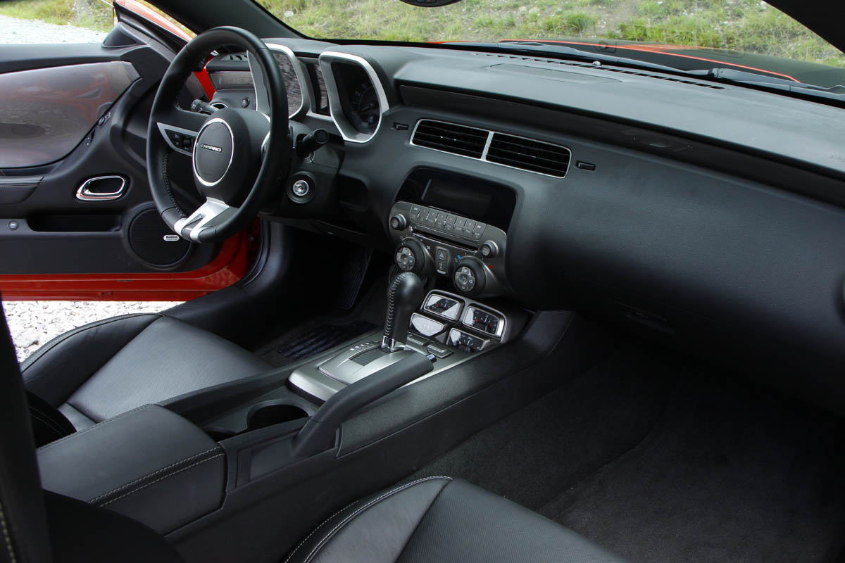 2012 Chevrolet Camaro interior dashboard