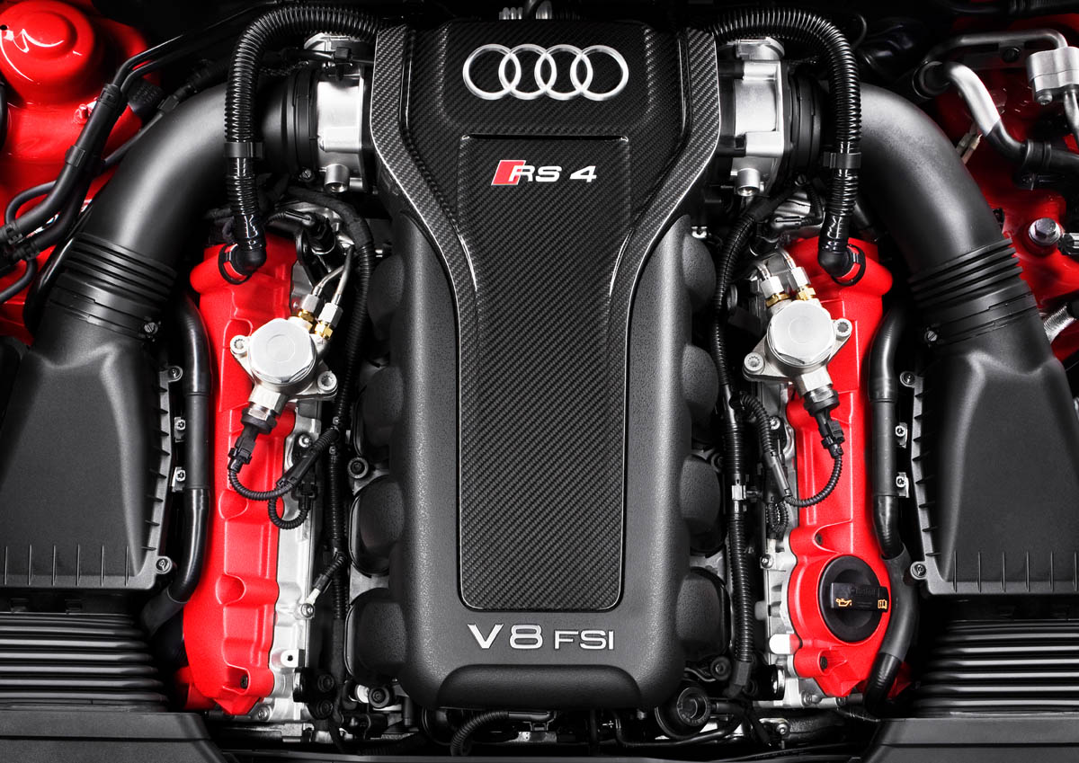 2012 Audi RS4 Avant V8 engine