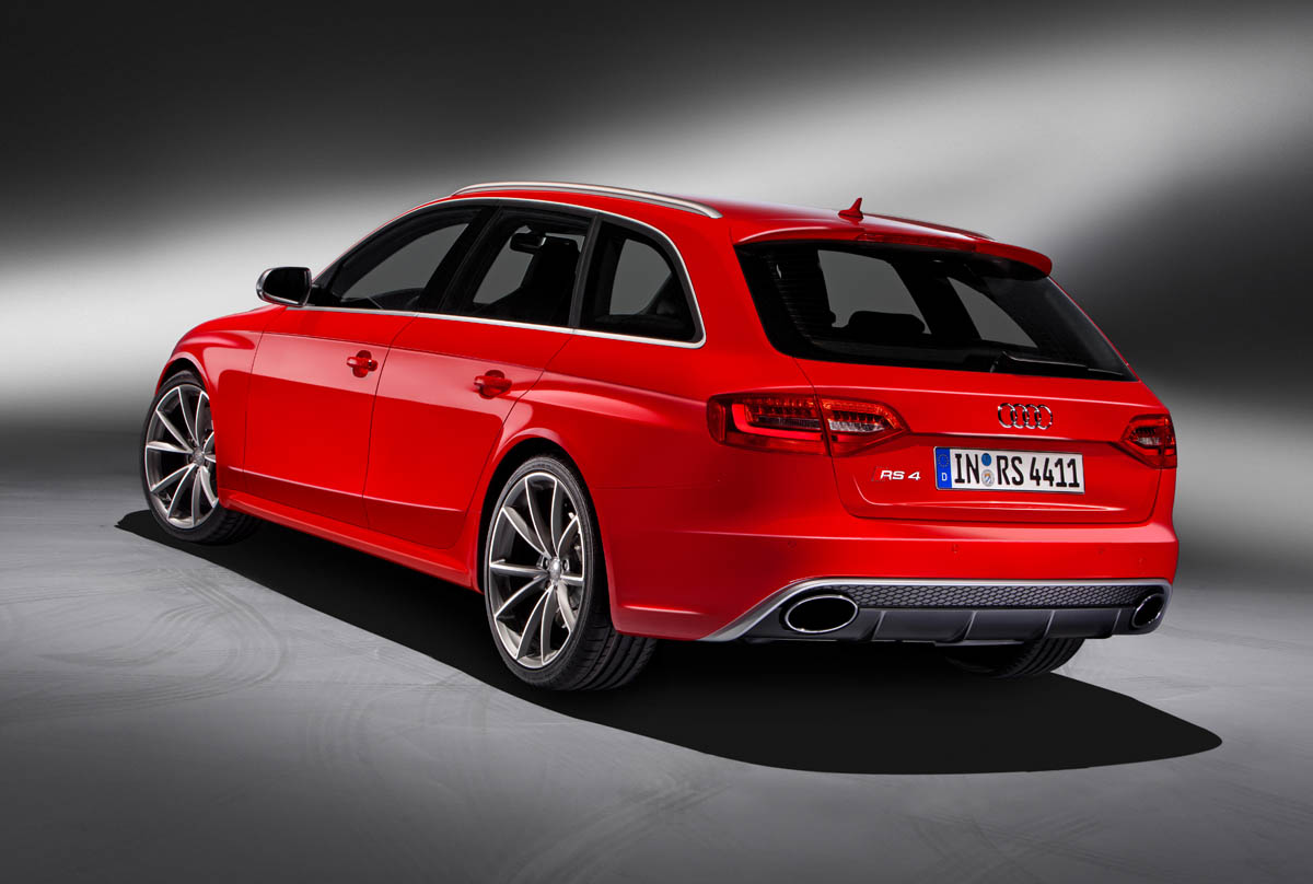 2012 Audi RS4 Avant rear view