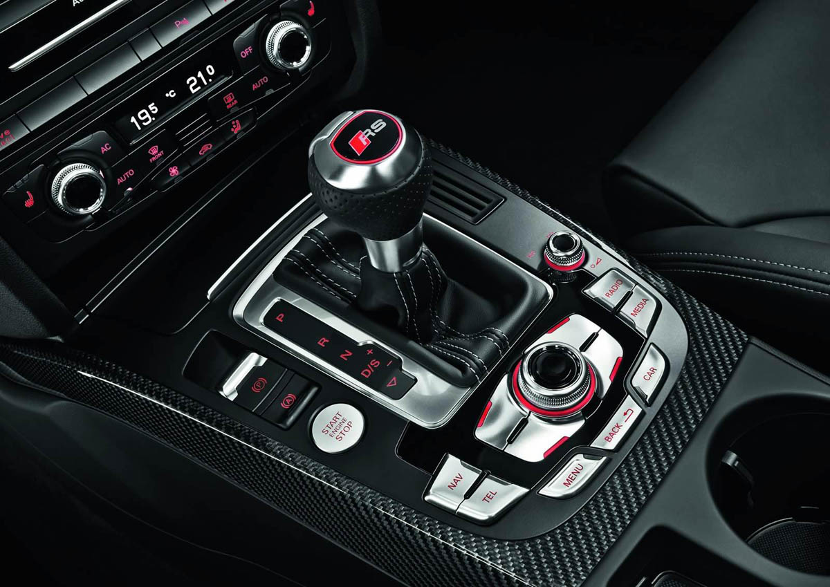 2012 Audi RS4 Avant gearstick