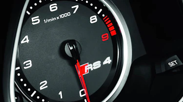 2012 Audi RS4 Avant rev counter dial