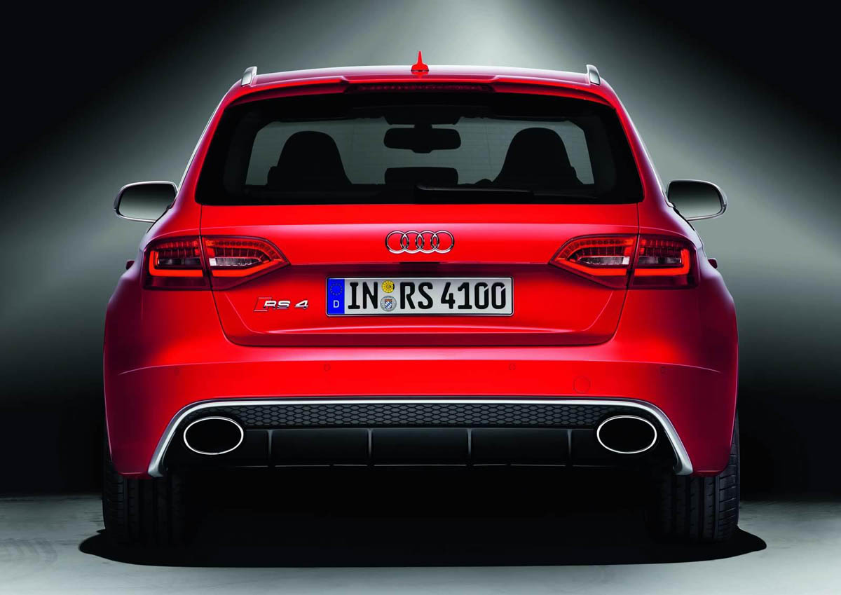 2012 Audi RS4 Avant rear
