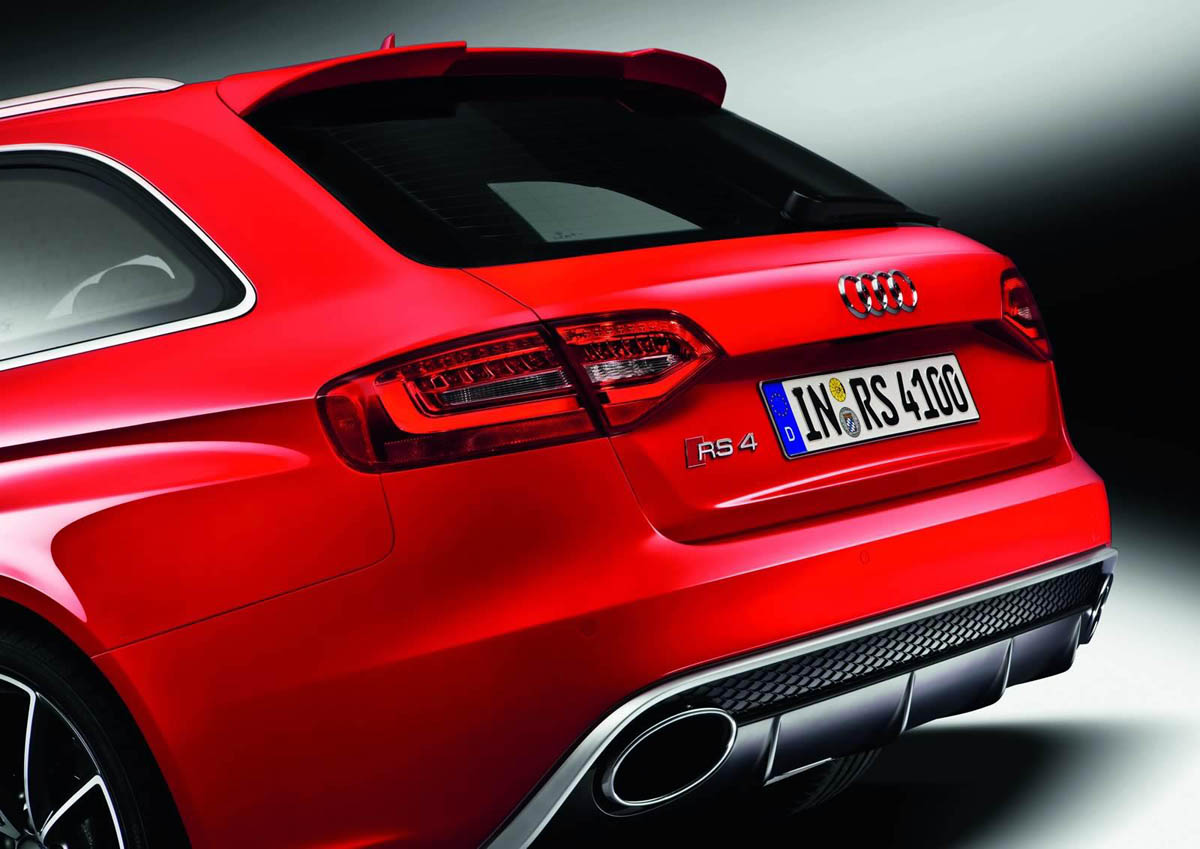 2012 Audi RS4 Avant rear diffuser