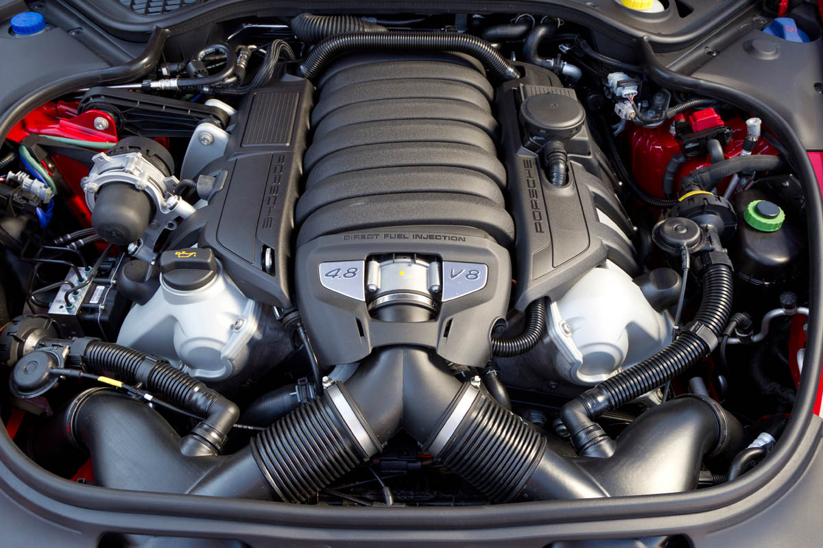 Porsche Panamera GTS V8 engine