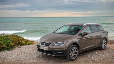 SEAT Leon X-perience front three-quarters
