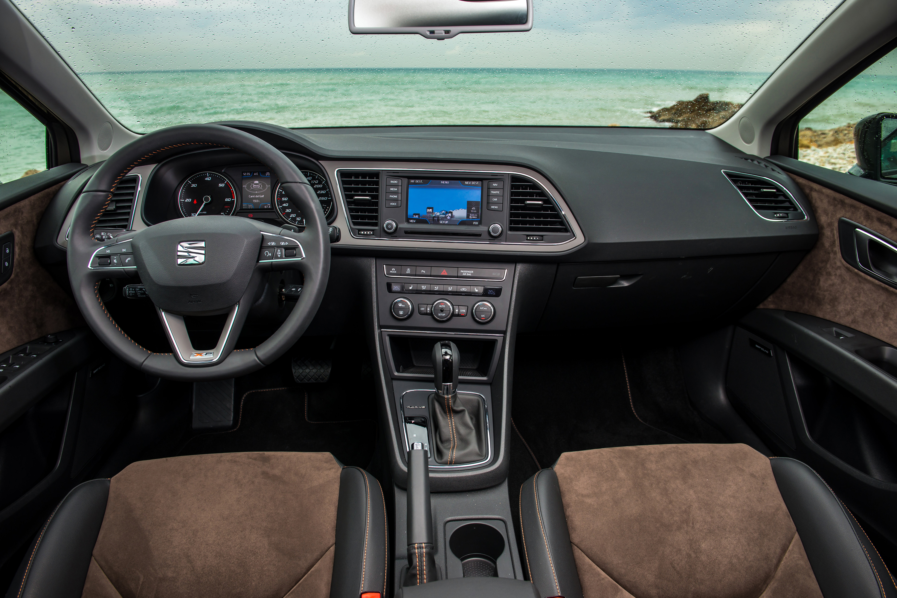 SEAT Leon X-perience interior