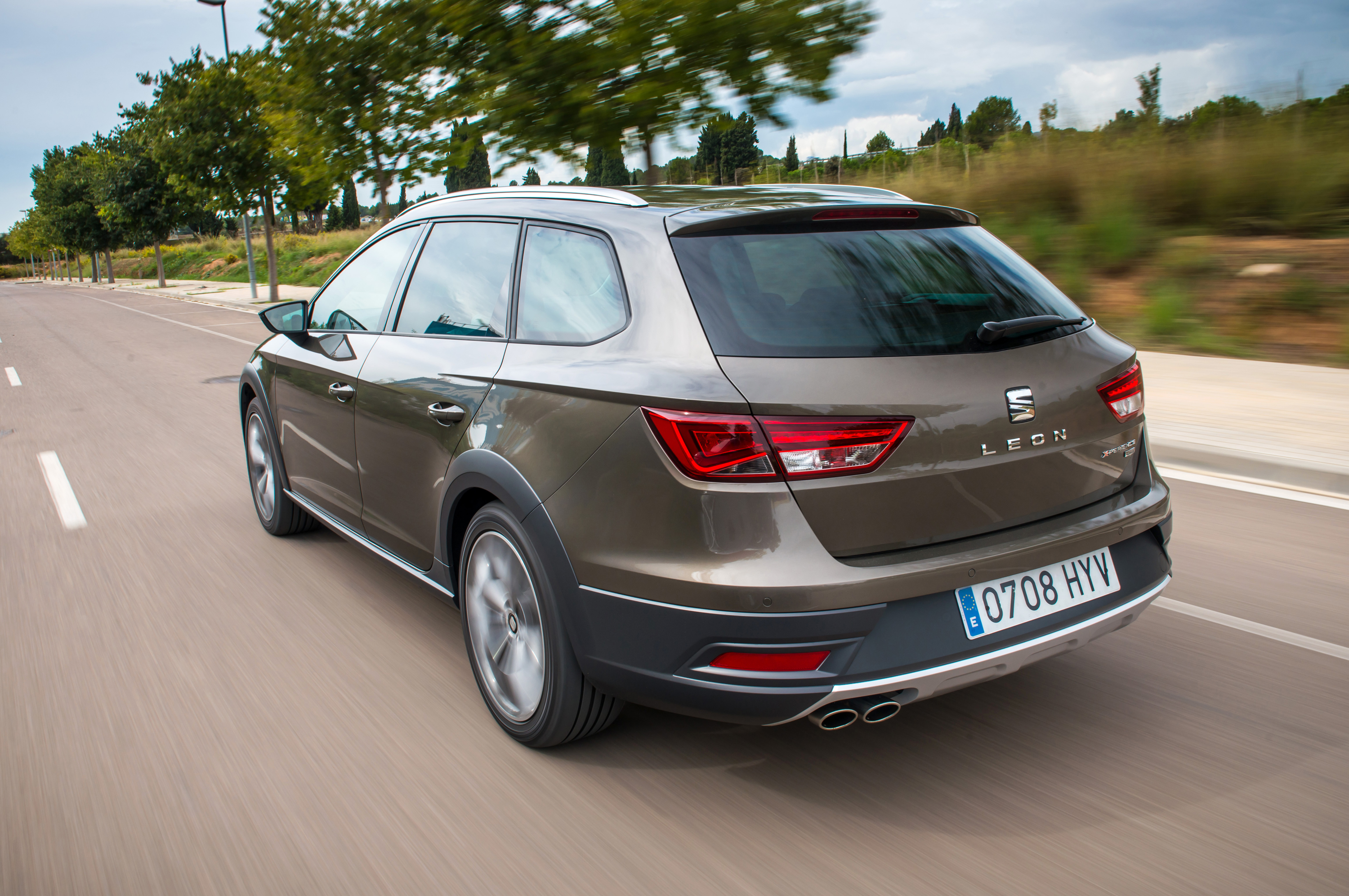 SEAT Leon X-perience driving