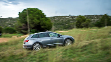 SEAT Leon X-perience side off-road