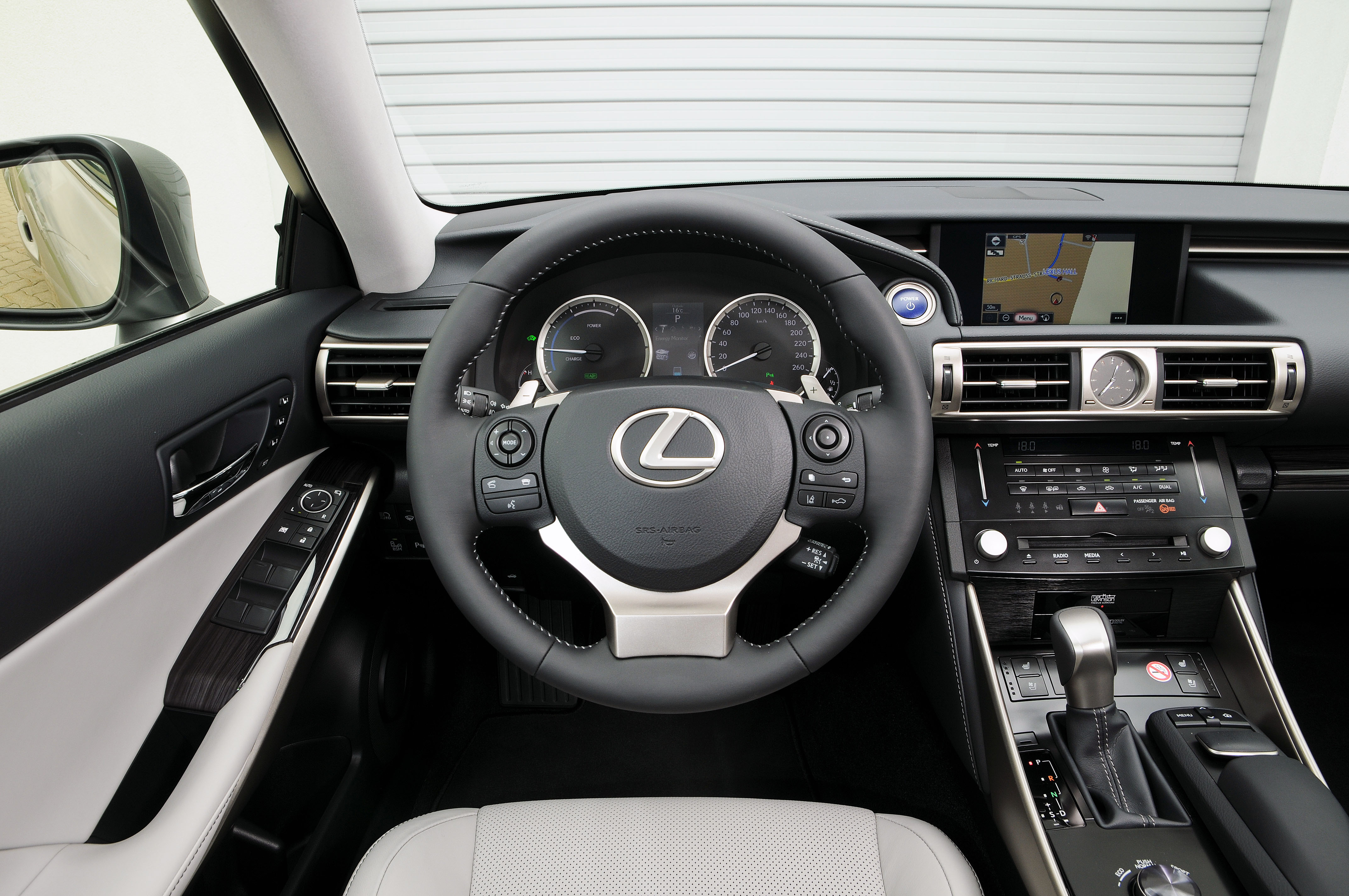 Lexus IS 300h