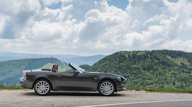 Fiat 124 Spider - Side