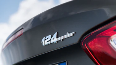 Fiat 124 Spider - Badge