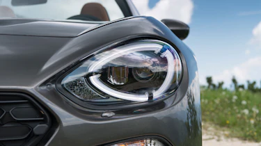 Fiat 124 Spider - Headlight