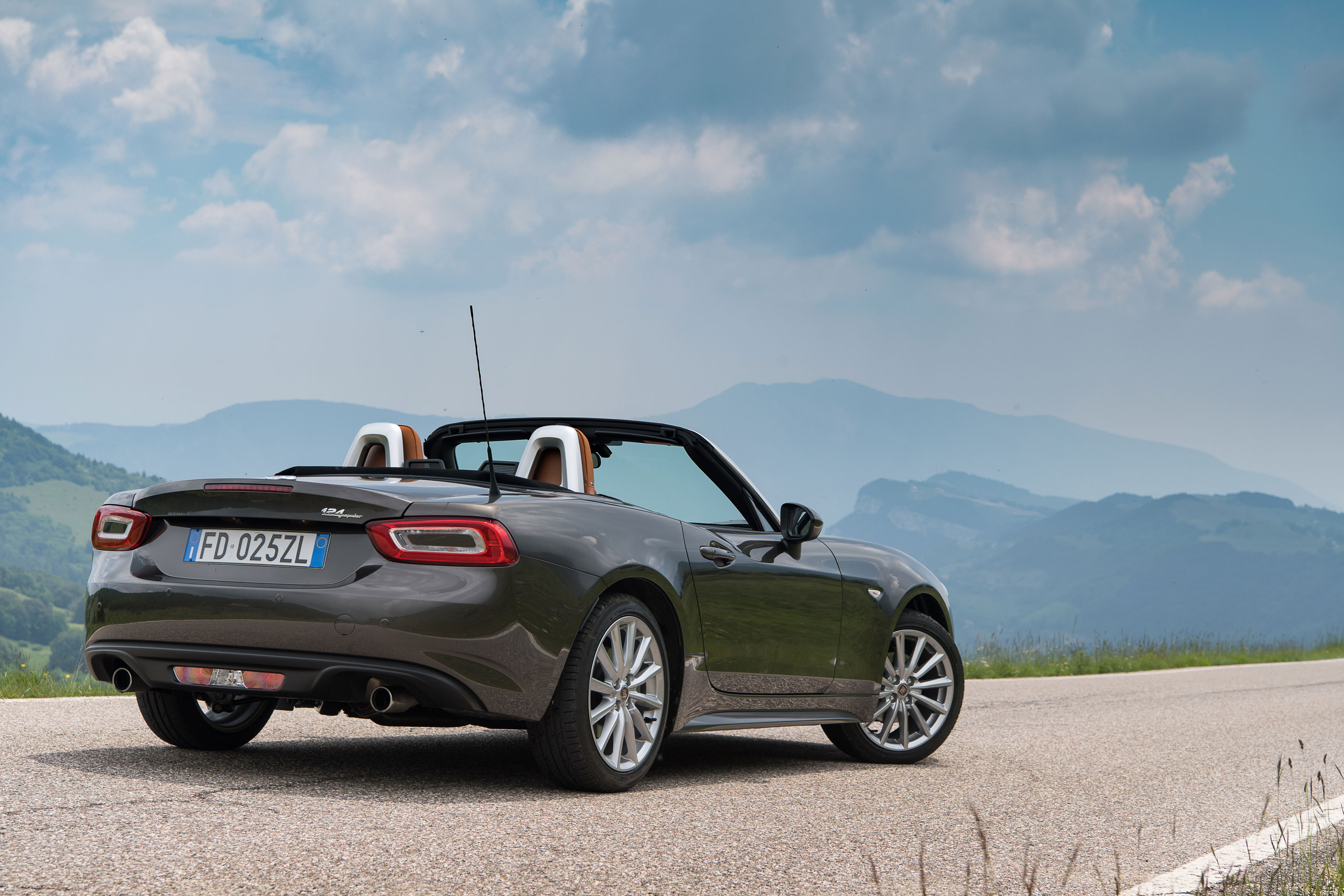 Fiat 124 Spider - Rear