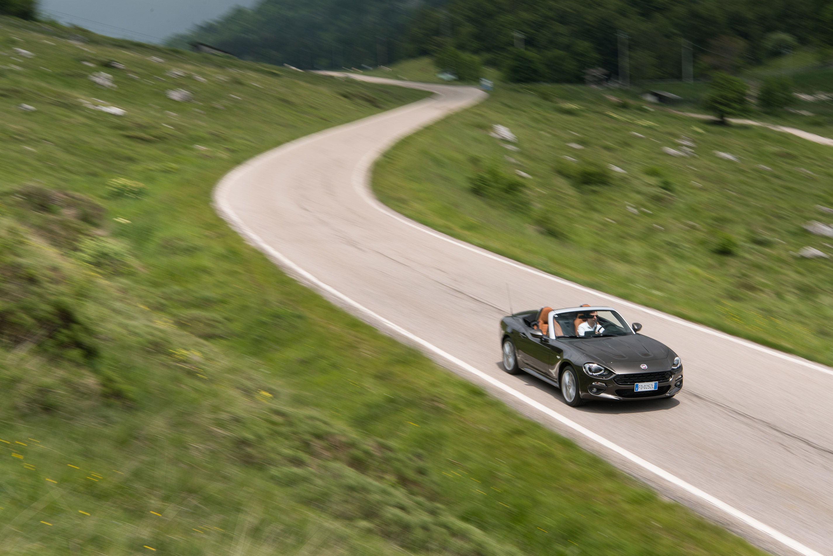 Fiat 124 Spider - Front