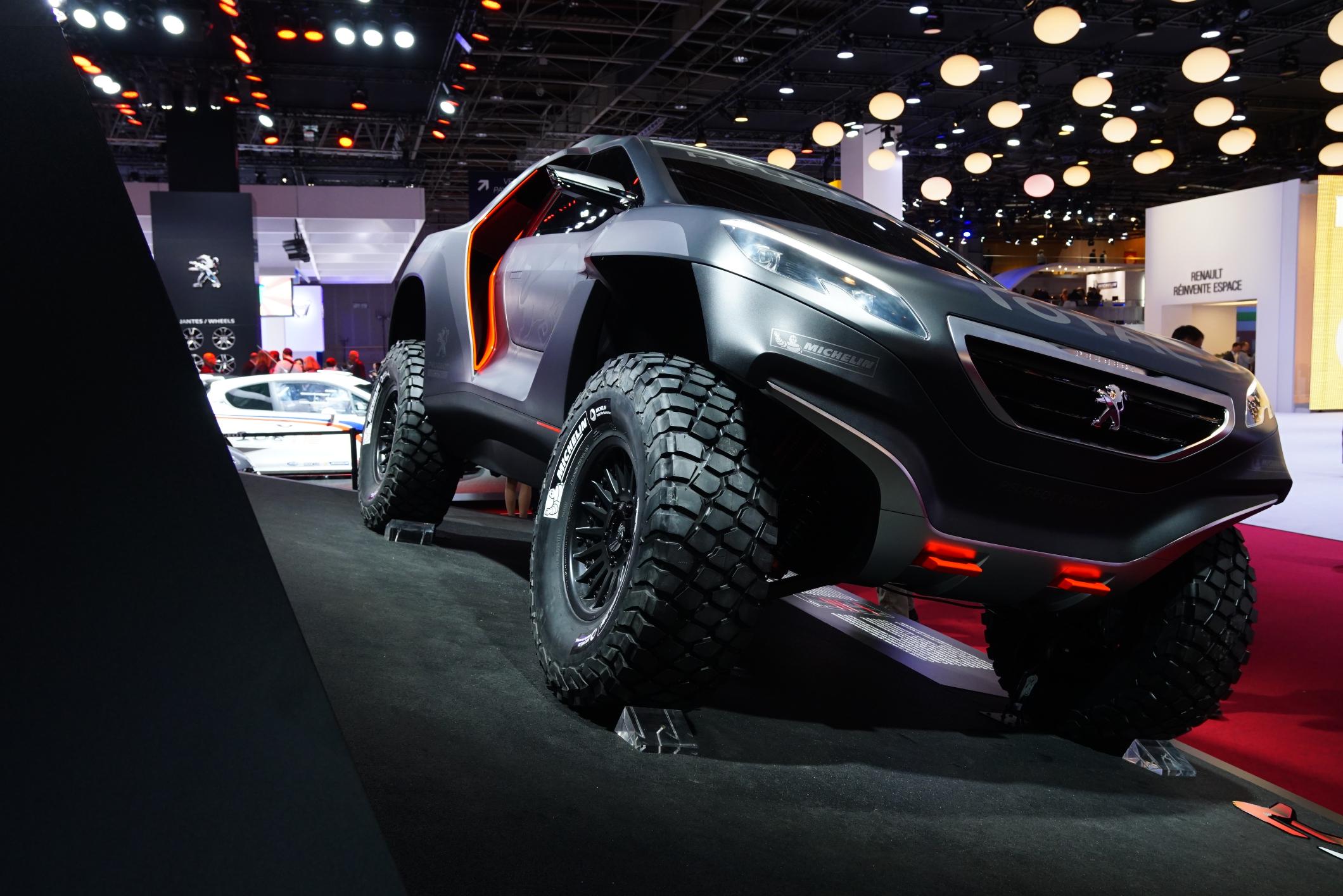 Peugeot DKR Dakar racer: Paris motor show 2014