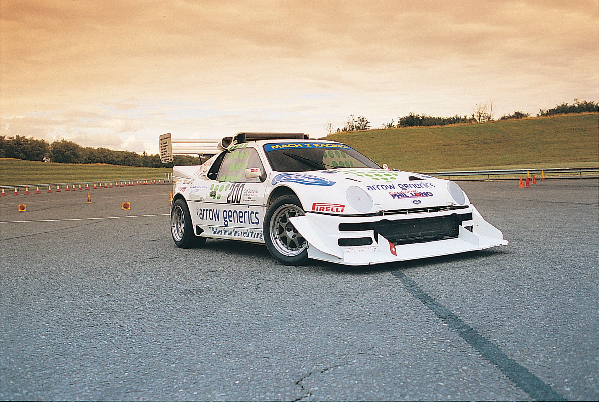 Ford R200