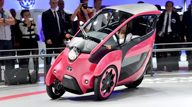 Toyota i-Road concept: Paris motor show 2014