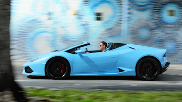 Lamborghini Huracan Spyder - side profile