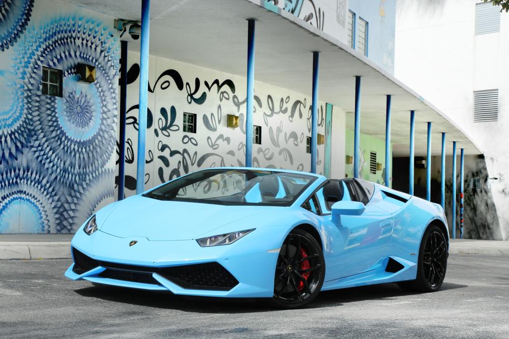 Lamborghini Huracan Spyder - front three quarter
