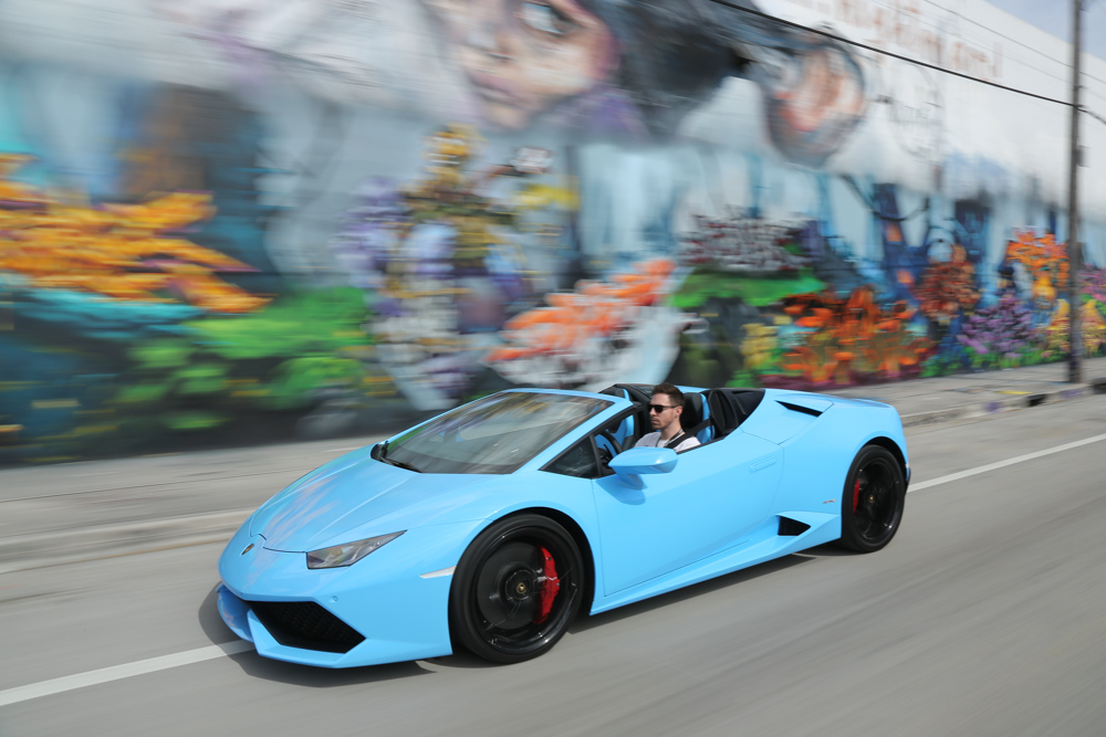 Lamborghini Huracan Spyder - front three quarter